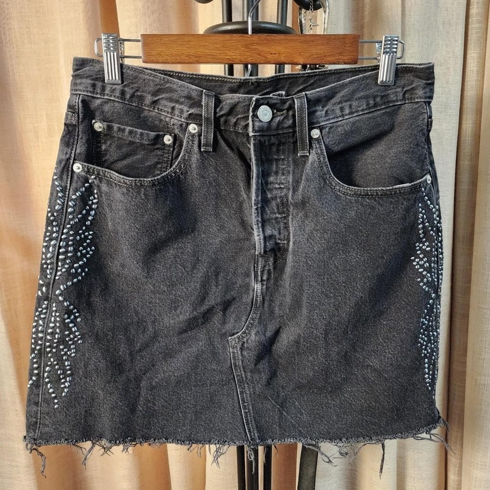 Levi's Premium 77882-0003 Studded Black Denim Mini Skirt 30 Western Y2K